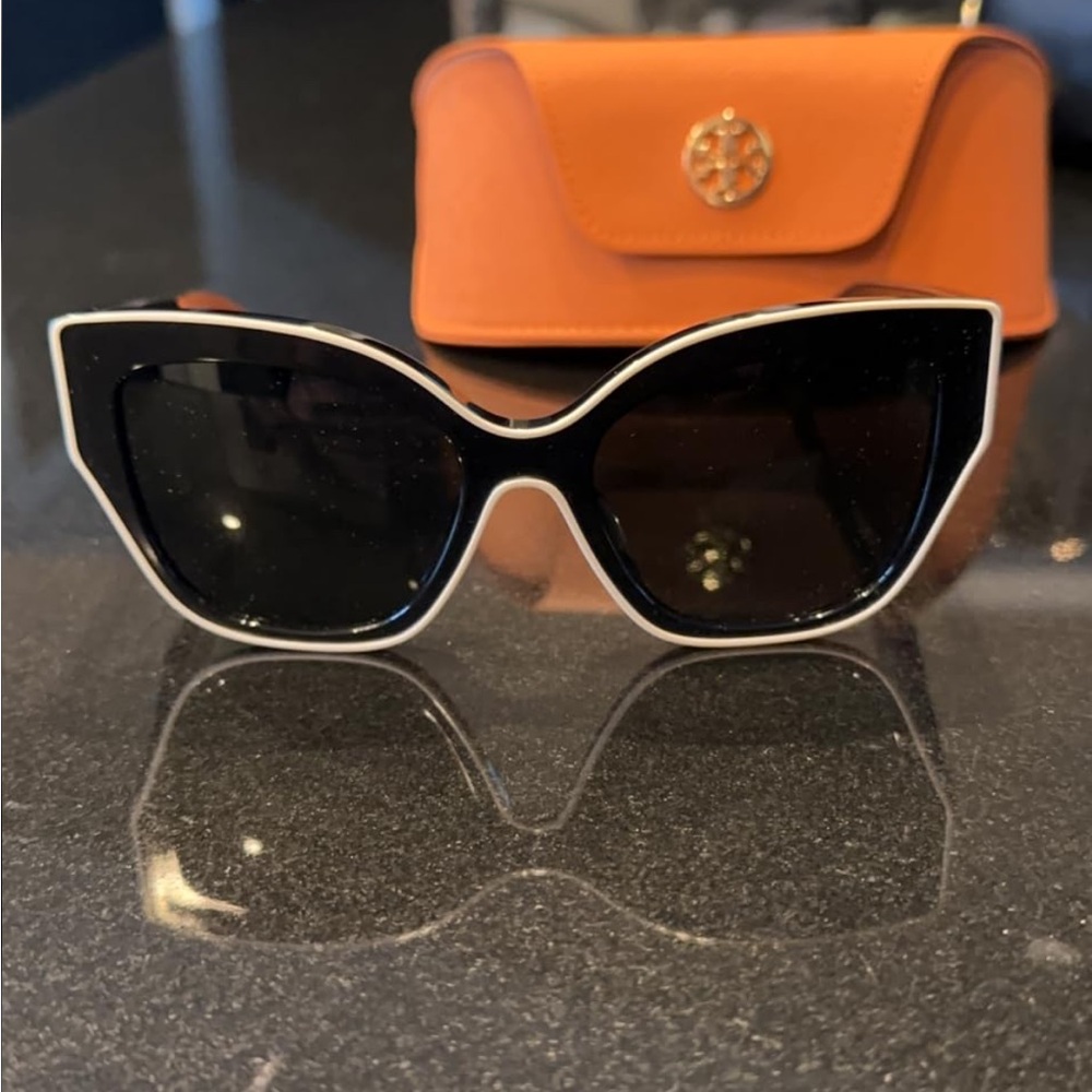 Tory Burch Sunglasses with Ivory Piping - Picture 6 of 8